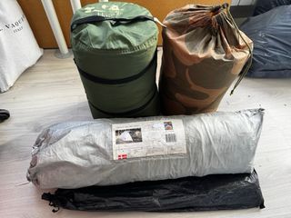 Tienda campaña y 2 sacos dormir