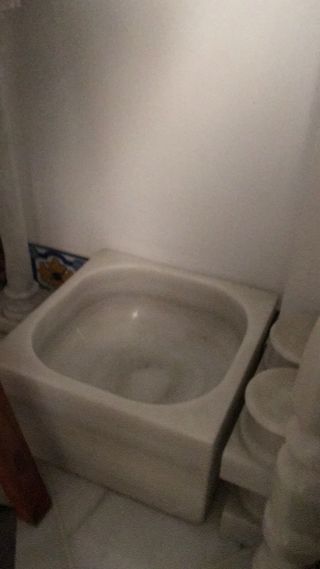 Lavabo de mármol blanco