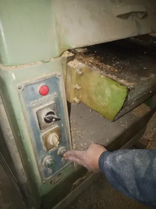 Cepilladora de madera Saca Gruesos, regulador elec