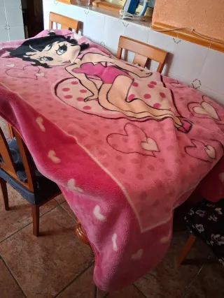 Manta Betty Boop de cama de individual hay dos .