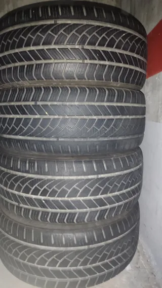 OCASIÓN!!! Neumáticos 245/45/19 102Y SEMINUEVOS!