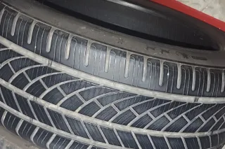 OCASIÓN!!! Neumáticos 245/45/19 102Y SEMINUEVOS!