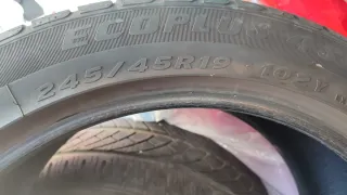 OCASIÓN!!! Neumáticos 245/45/19 102Y SEMINUEVOS!