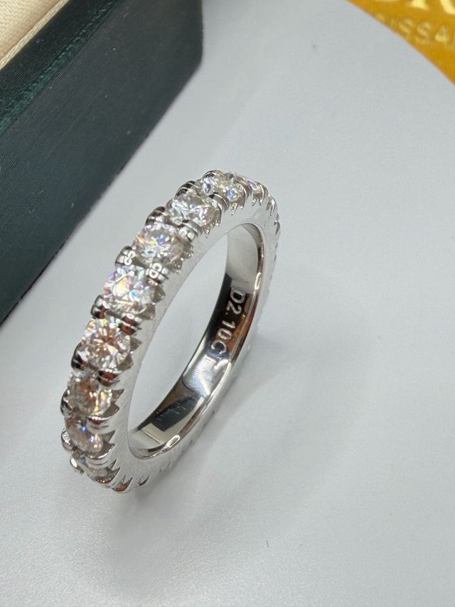 Anello Eternity Moissanite Argento