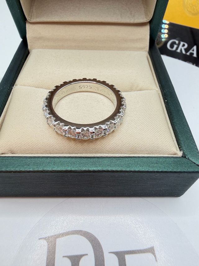 Anello Eternity Moissanite Argento