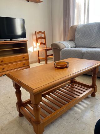Mesa de centro de madera para salón