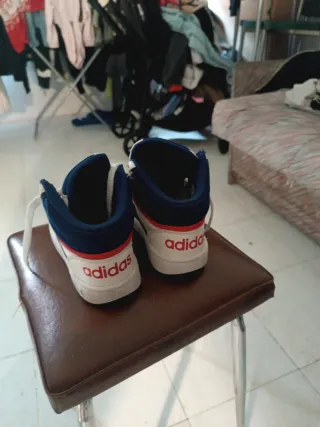 Zapatillas Adidas niño blancas