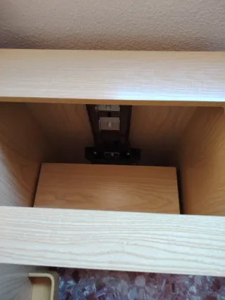 Mueble para máquina de coser de madera