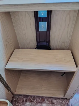 Mueble para máquina de coser de madera