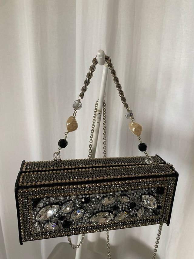 Bolso de fiesta joya negro y plateado