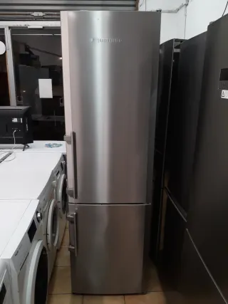 Nevera marca Liebherr altura 2 metro ancho 60cm cl