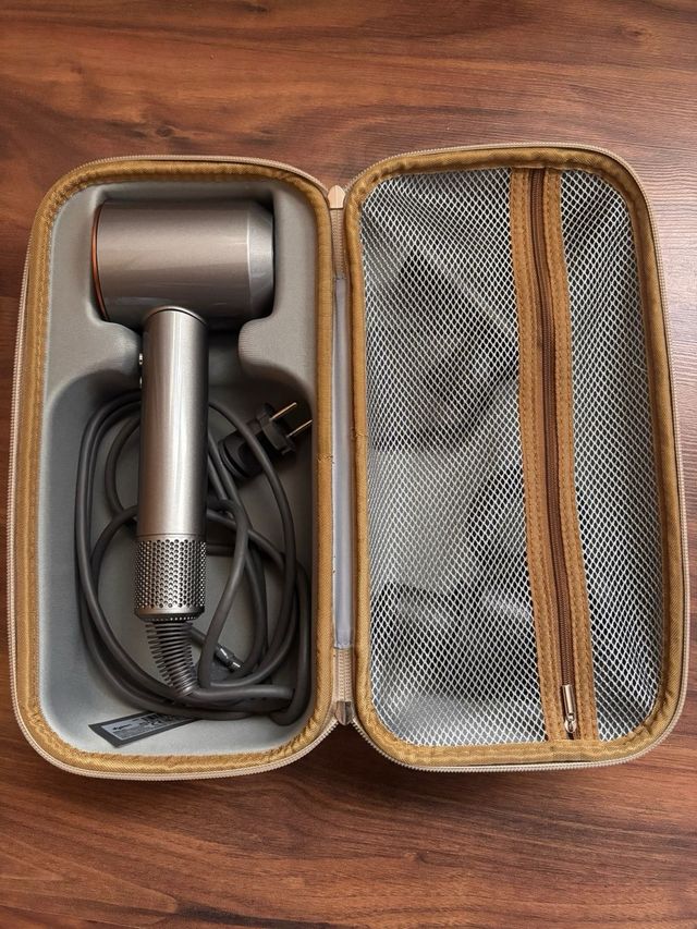 Secador Dyson Supersonic + Accesorios