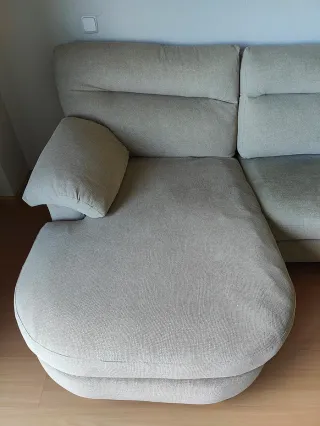 Sofá Chaiselongue 276 cm ancho. Color beige arena