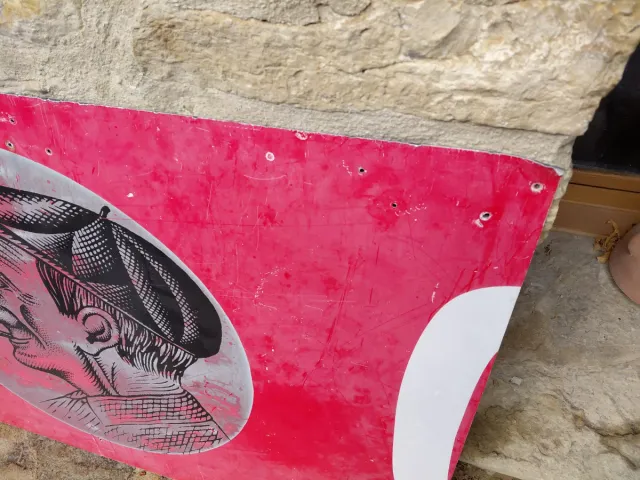 Chapa Publicidad Vintage Hombre Fumando