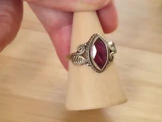 Anillo Plata con Rubí Facetado