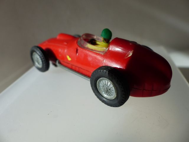 ANTIGUO WRENN F. 152 FERRARI ROJO - SLOT 1/52