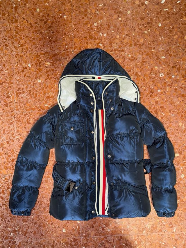 Chaquetón Azul Marino con Cinturón