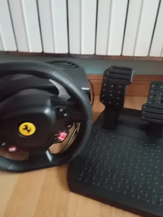 Volante Ferrari PS4/PS5/PC sin usar