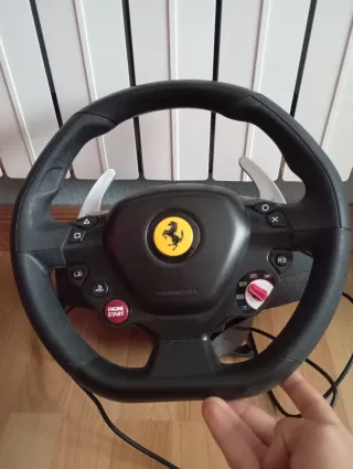Volante Ferrari PS4/PS5/PC sin usar