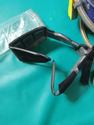 Casco espeleología con frontal y carburero