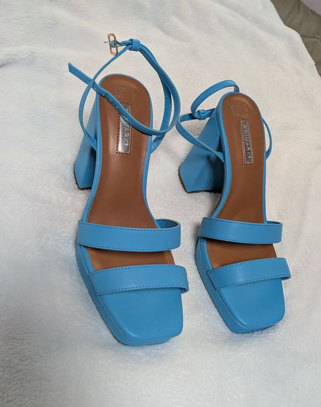 Zapatos de tacón azul