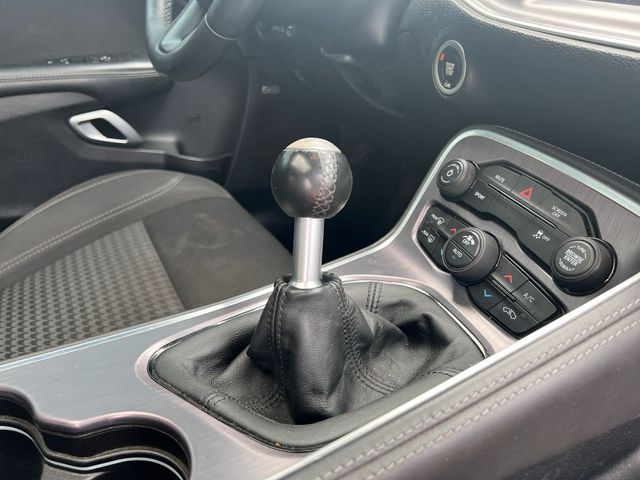 DODGE CHALLENGER 2017