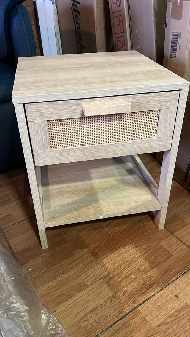 Mesita de noche ratán y madera (1 unidad)