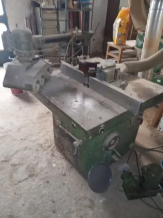 Tupi con alimentador, fresas y aspiración