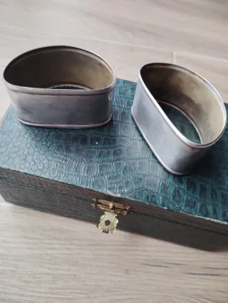 Servilleteros de alpaca grabados