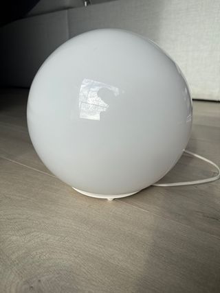 Lámpara esférica blanca