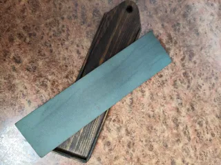 Piedra de afilar en barbería