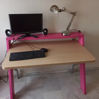 Cama juvenil con cajones y mesita