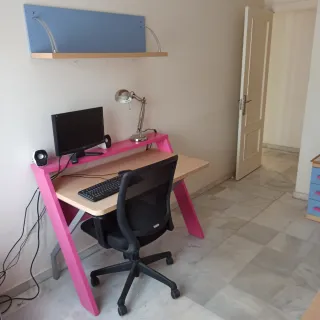 Cama juvenil con cajones y mesita