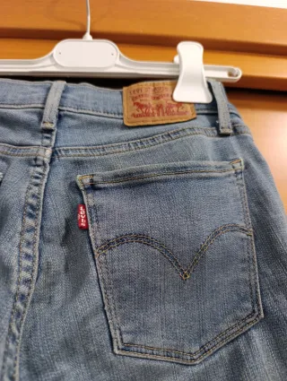 Jeans Levi's 710 Super Skinny W25