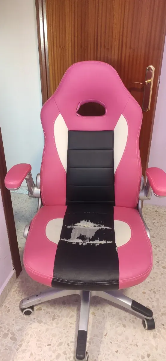 Silla de escritorio gamer rosa y negra