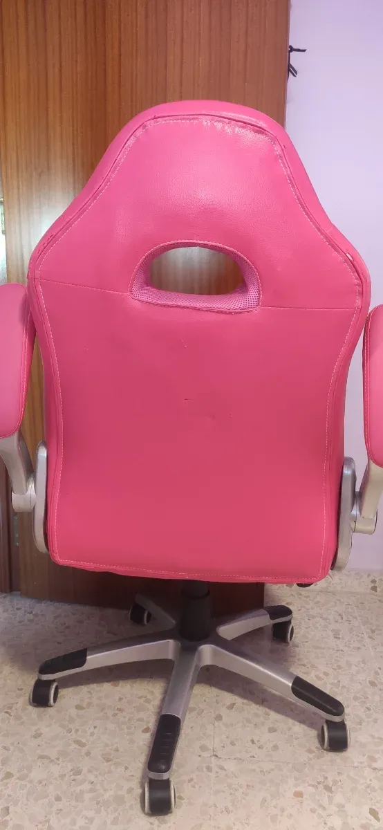 Silla de escritorio gamer rosa y negra