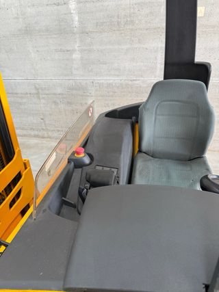 Carretilla retráctil Jungheinrich ETV 216