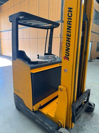 Carretilla retráctil Jungheinrich ETV 216