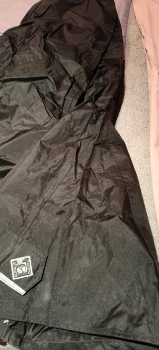 Traje de lluvia negro