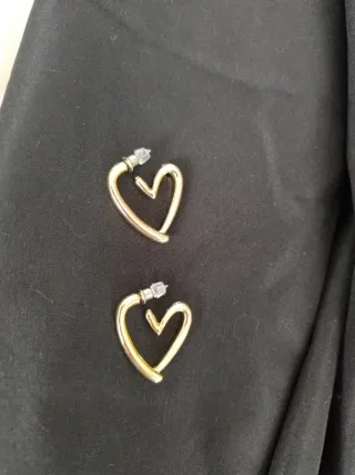 Pendientes corazón dorados a estrenar