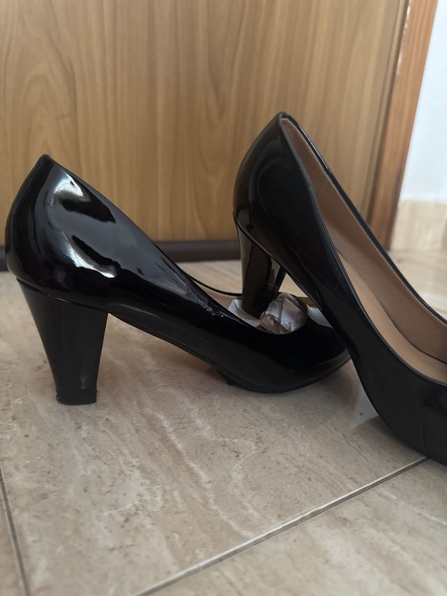 Tacones negros Colourcherie