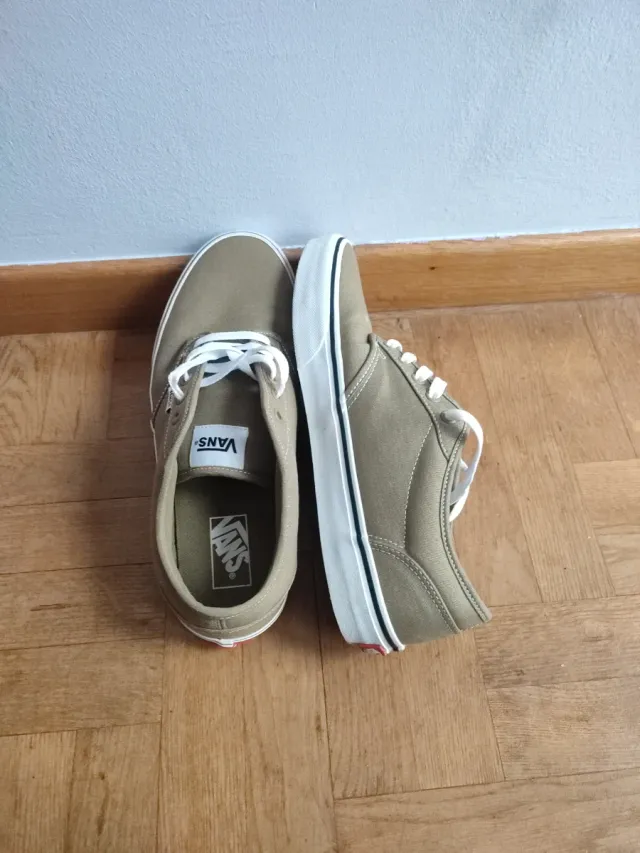 Zapatillas Vans color Oliva, de un solo uso