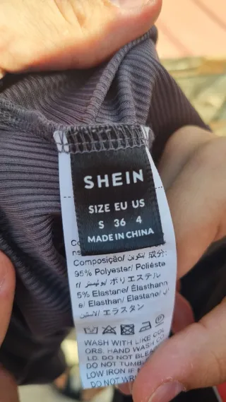 Camiseta de niña gris