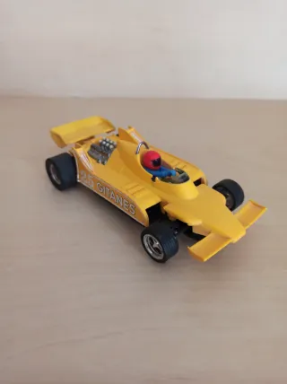 Coche Scalextric Ligier Amarillo
