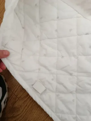 Protector cuna IKEA acolchado estrellas Chichonera