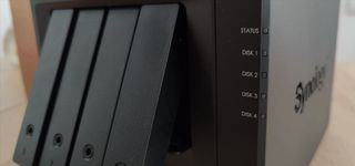 NAS Synology DS423+ con RAm oficial y 2 x NVMe 1Tb