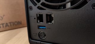 NAS Synology DS423+ con RAm oficial y 2 x NVMe 1Tb