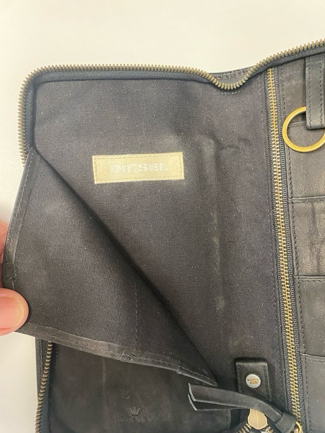 Cartera Diesel Negra Estilo Libro