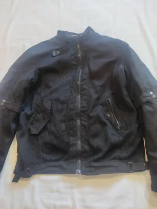 Chaqueta de moto con protecciones