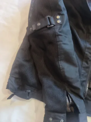 Chaqueta de moto con protecciones